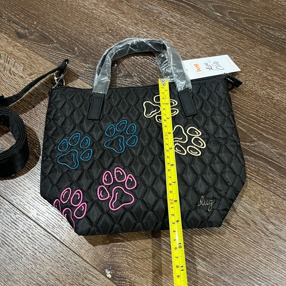 NWT lug sprinkler crossbody bag Paws Black Quilted - Picture 5 of 12
